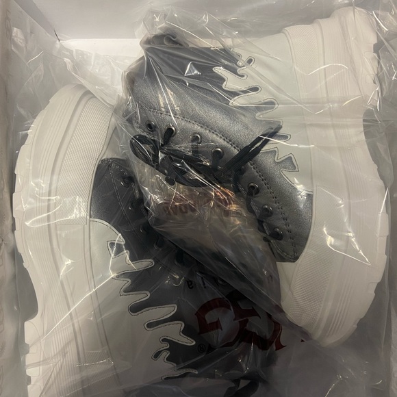 Ugg boots - Picture 2 of 5